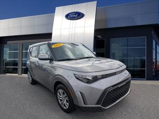 Used 2025 Kia Soul LX image 1