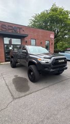 Used 2017 Toyota Tacoma SR5 image 1