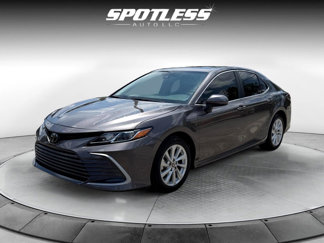 Used 2024 Toyota Camry LE image 1