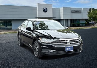 Certified 2021 Volkswagen Jetta SE w/ SE Cold Weather Package image 1