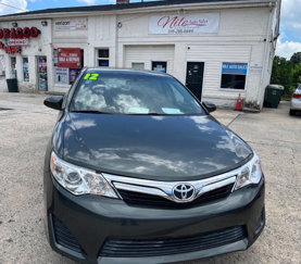 Used 2012 Toyota Camry LE image 1