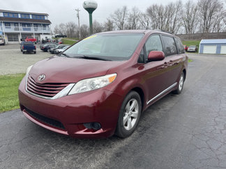 Used 2015 Toyota Sienna LE image 1