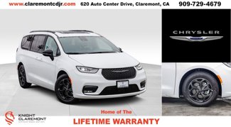 New 2025 Chrysler Pacifica Select image 1