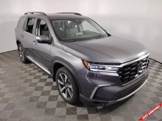 Used 2025 Honda Pilot Elite image 1