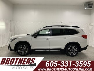 Used 2024 Subaru Ascent Limited image 1