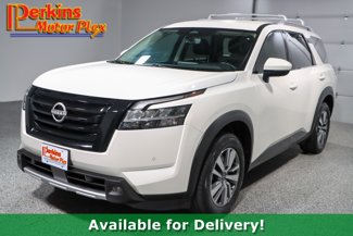 Used 2023 Nissan Pathfinder SL w/ Lighting Package (N92) image 1