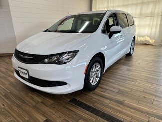 Used 2022 Chrysler Voyager LX image 1