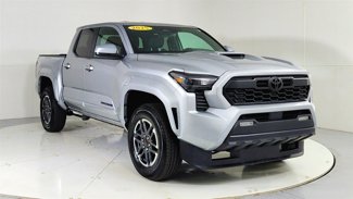 Used 2025 Toyota Tacoma TRD Sport image 1