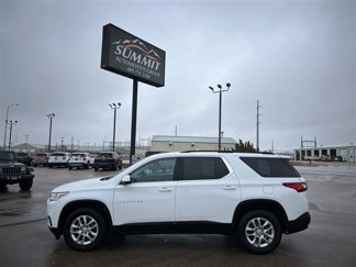 Used 2021 Chevrolet Traverse LT image 1