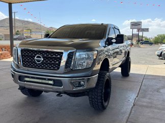 Used 2017 Nissan Titan SV image 1