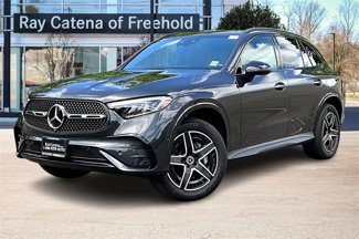 Used 2025 Mercedes-Benz GLC 300 4MATIC image 1