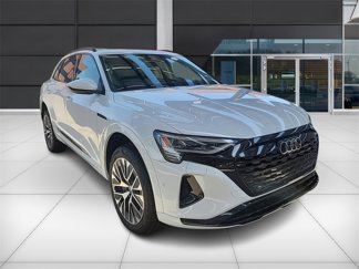 Used 2024 Audi Q8 e-tron Prestige w/ Prestige Package image 1