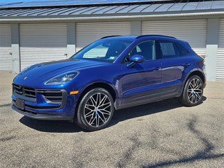 Used 2024 Porsche Macan image 1
