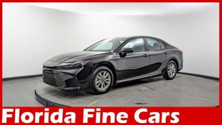 Used 2025 Toyota Camry LE image 1