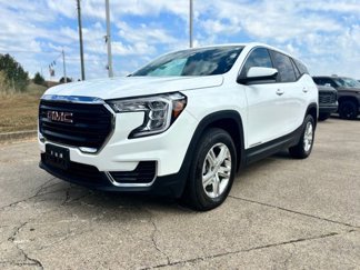 Used 2024 GMC Terrain SLE image 1