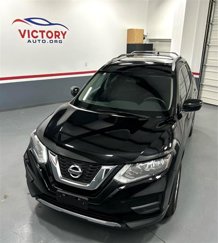 Used 2017 Nissan Rogue SV image 1