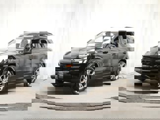Used 2024 Porsche Cayenne image 1