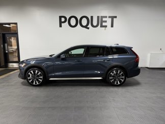 Used 2025 Volvo V60 B5 Cross Country Ultra image 1