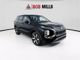 New 2025 Mitsubishi Outlander SE image 1