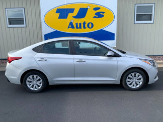 Used 2021 Hyundai Accent SE image 1