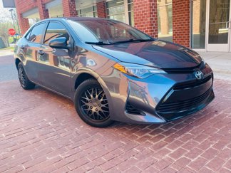Used 2019 Toyota Corolla LE image 1