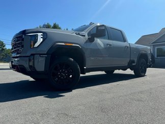 Used 2024 GMC Sierra 2500 AT4 w/ Technology Package image 1
