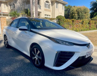 Used 2018 Toyota Mirai image 1