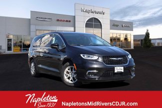 Used 2023 Chrysler Pacifica Touring-L image 1