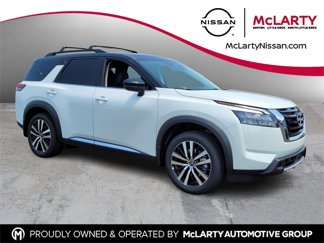 New 2025 Nissan Pathfinder Platinum image 1