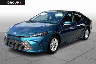 Certified 2025 Toyota Camry LE image 1