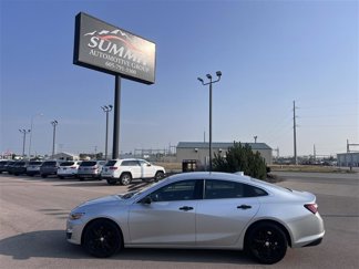 Used 2021 Chevrolet Malibu LT image 1