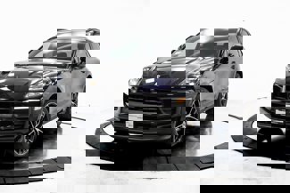 Used 2025 Porsche Macan image 1