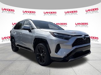Used 2024 Toyota RAV4 SE image 1