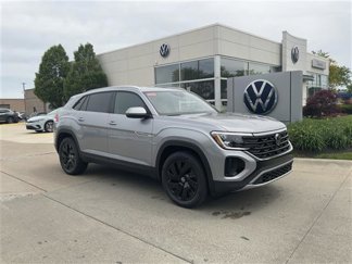 New 2025 Volkswagen Atlas Cross Sport SE image 1