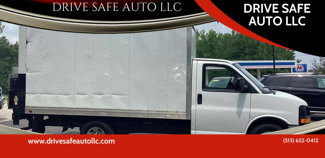 Used 2017 Chevrolet Express 3500 image 1