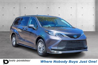 Used 2022 Toyota Sienna LE image 1
