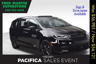New 2026 Chrysler Pacifica Limited w/ Uconnect Theater Family Group image 1
