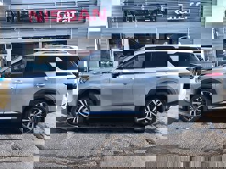 New 2025 Nissan Pathfinder Platinum image 1