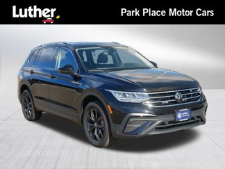 Certified 2024 Volkswagen Tiguan SE image 1