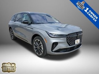 Used 2025 Lincoln Nautilus Reserve image 1
