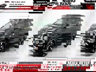 Used 2023 Mitsubishi Outlander SE image 1