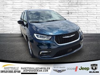 New 2025 Chrysler Pacifica Select image 1
