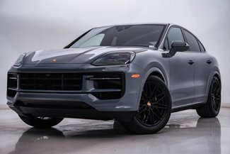 Used 2025 Porsche Cayenne Coupe image 1
