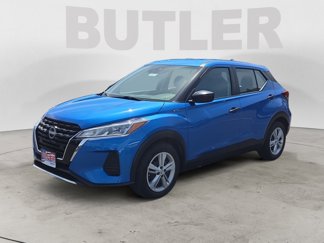 Used 2023 Nissan Kicks S image 1