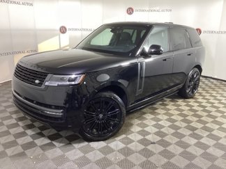 Used 2025 Land Rover Range Rover SE image 1