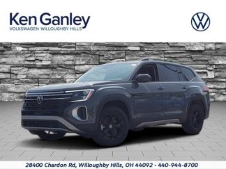 New 2025 Volkswagen Atlas Peak Edition SE image 1