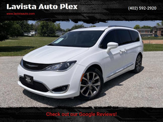 Used 2017 Chrysler Pacifica Touring-L Plus image 1
