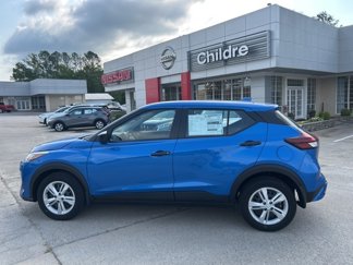 New 2025 Nissan Kicks Play S image 1