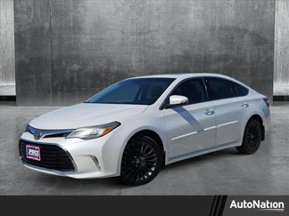 Used 2017 Toyota Avalon Touring image 1