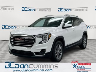 Used 2023 GMC Terrain SLT image 1